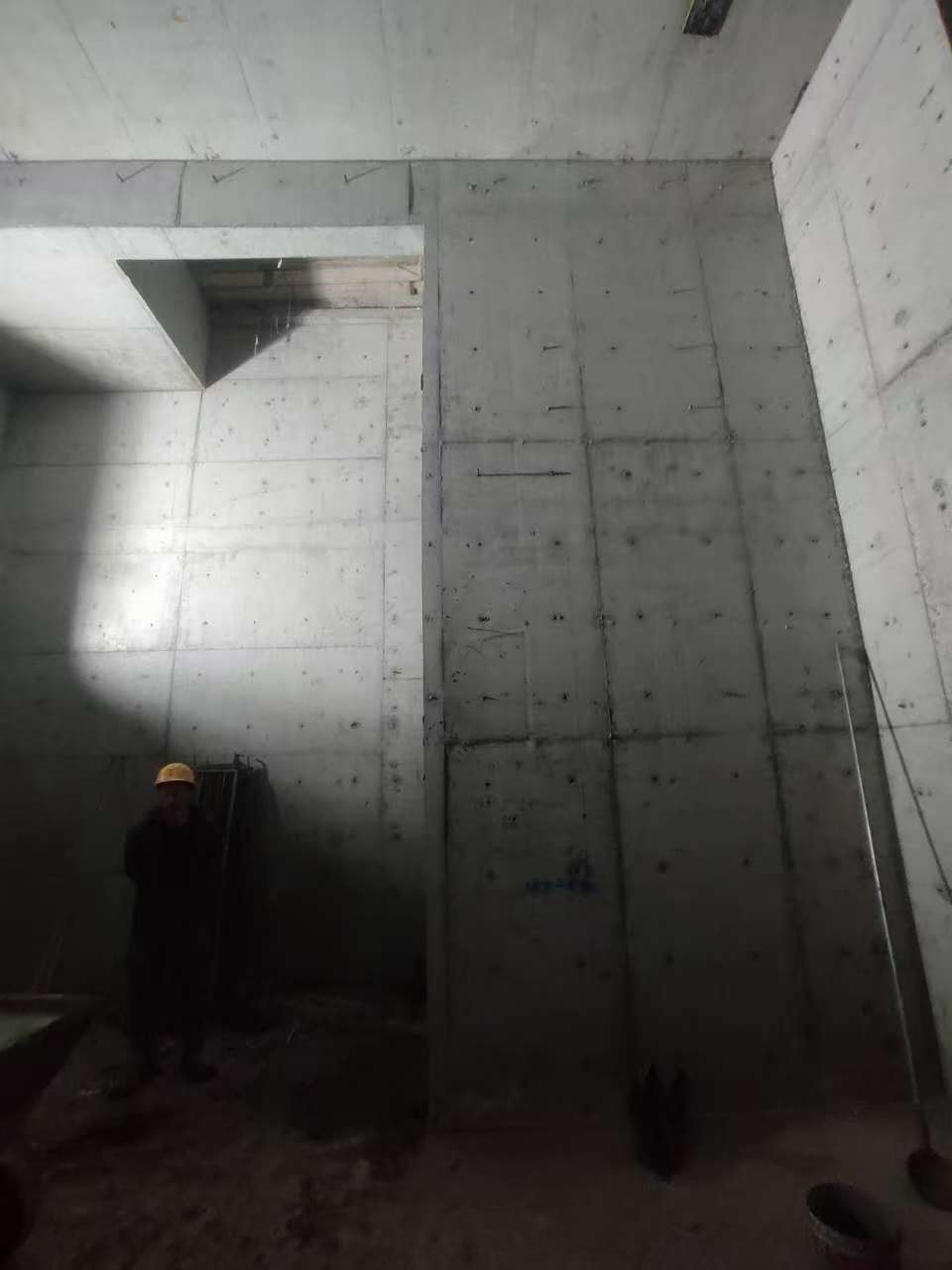 任县墙上开槽钢筋断了有影响吗